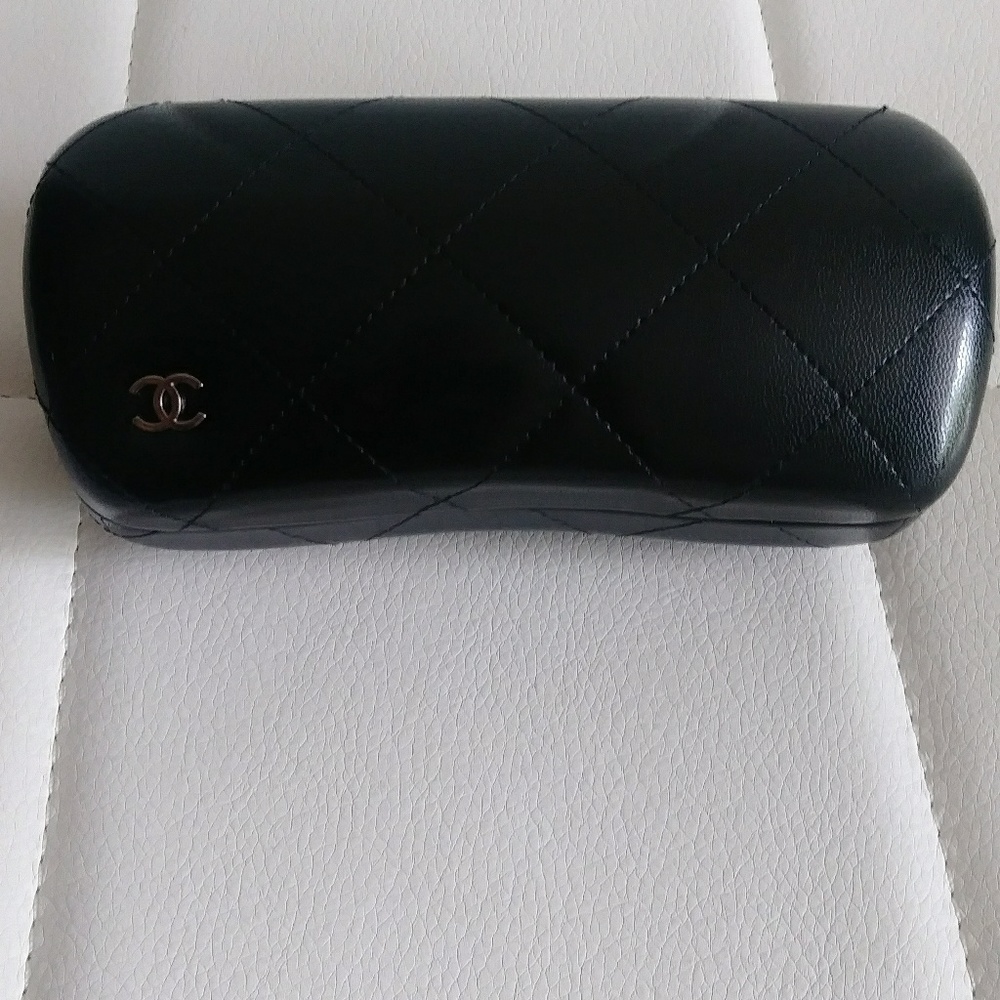 Sunglasses case